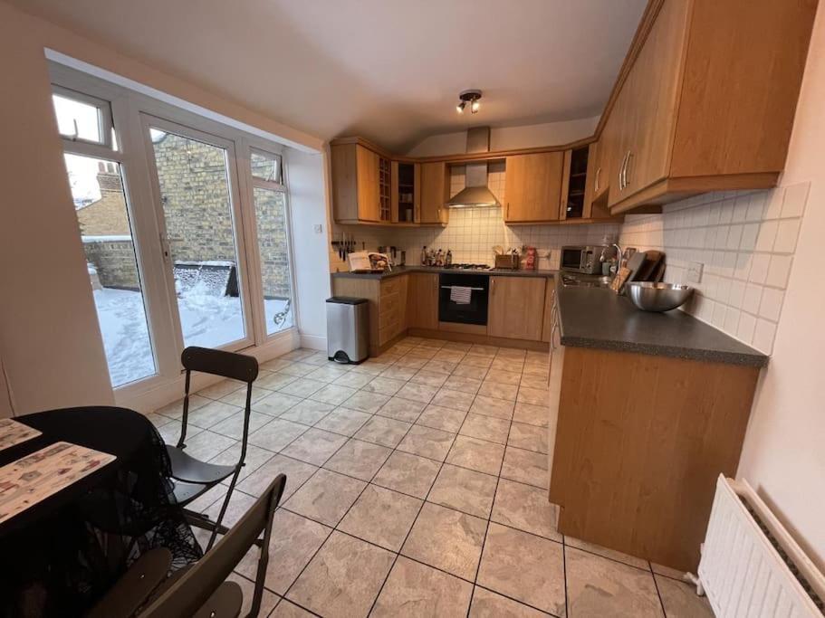 Spacious Two Bedroom Flat In Prestigious Highgate. Londyn Zewnętrze zdjęcie